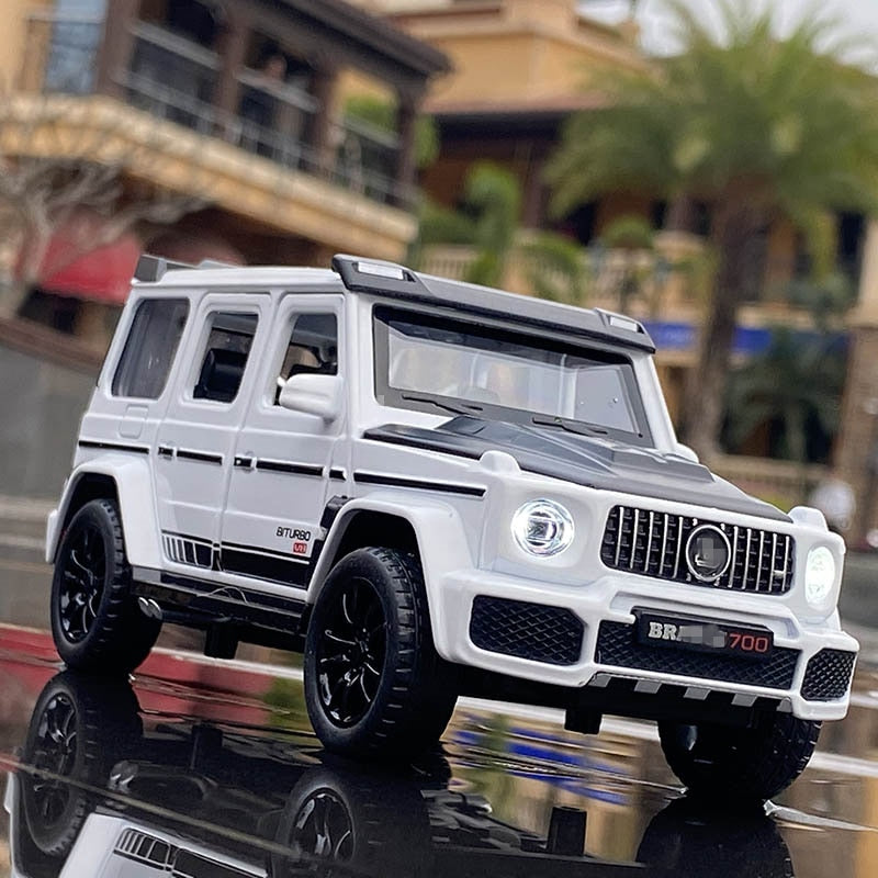 Car Model Mercedes Benz G700 G65 SUV Alloy Diecast Metal Toy Off-road Vehicles Sound Light kids Children Gift 1/32