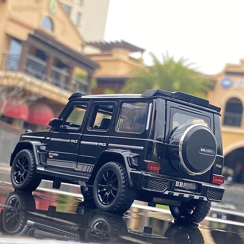 Car Model Mercedes Benz G700 G65 SUV Alloy Diecast Metal Toy Off-road Vehicles Sound Light kids Children Gift 1/32