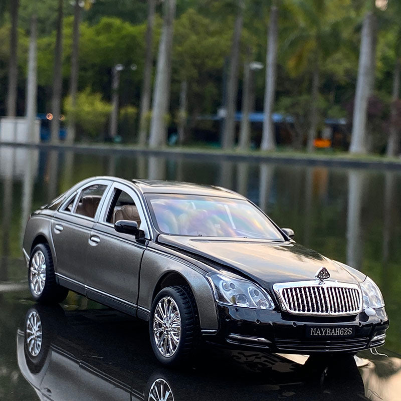 Car Model Mercedes Benz Maybach 62s S650 Classic Alloy Diecast Metal Toy Vehicles Car Kids 1:24