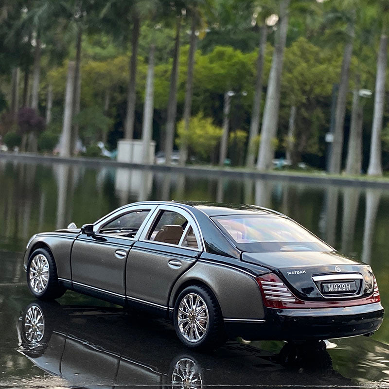 Car Model Mercedes Benz Maybach 62s S650 Classic Alloy Diecast Metal Toy Vehicles Car Kids 1:24