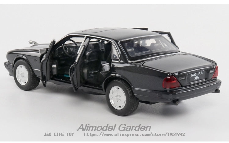 Car Model Jaguar XJ6 Classic Alloy Metal Diecasts & Toy Vehicles Kid Children 1:32